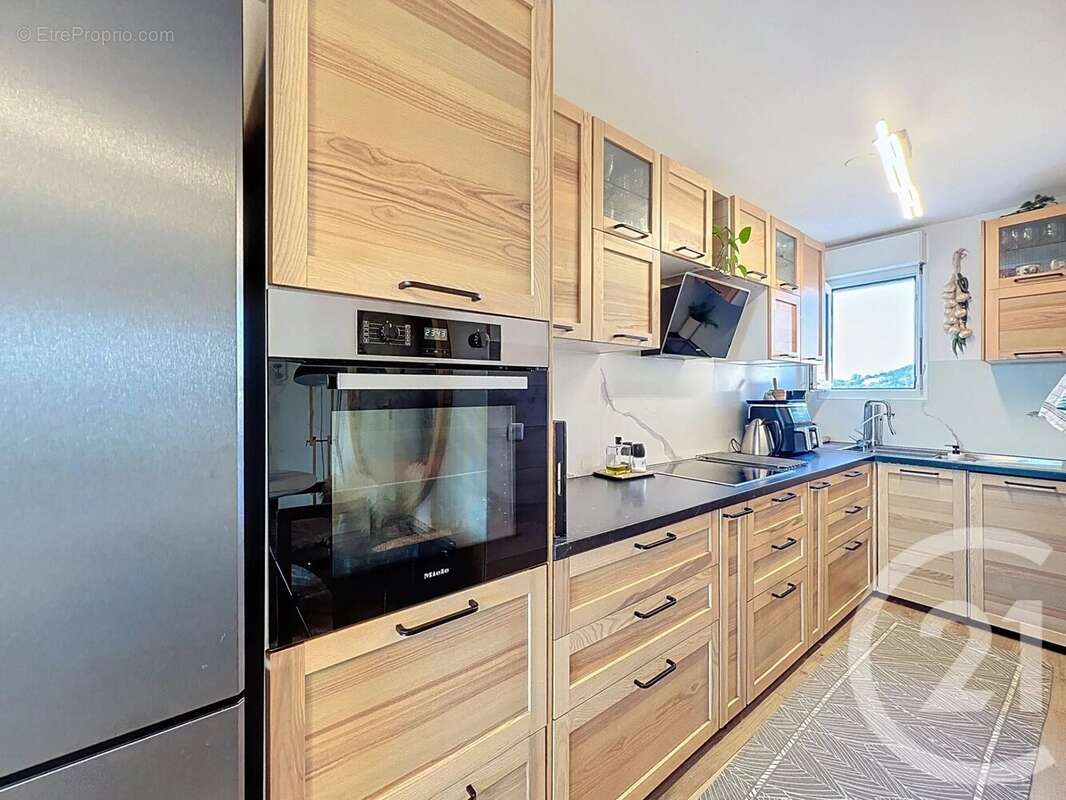 Appartement à VALLAURIS