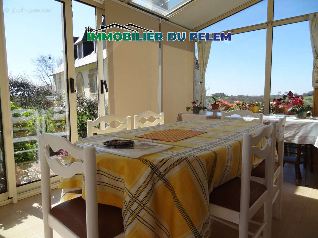 Maison 91 m2 avec logement indépendant, jardin et deux garages   Rostrenen - photo 2