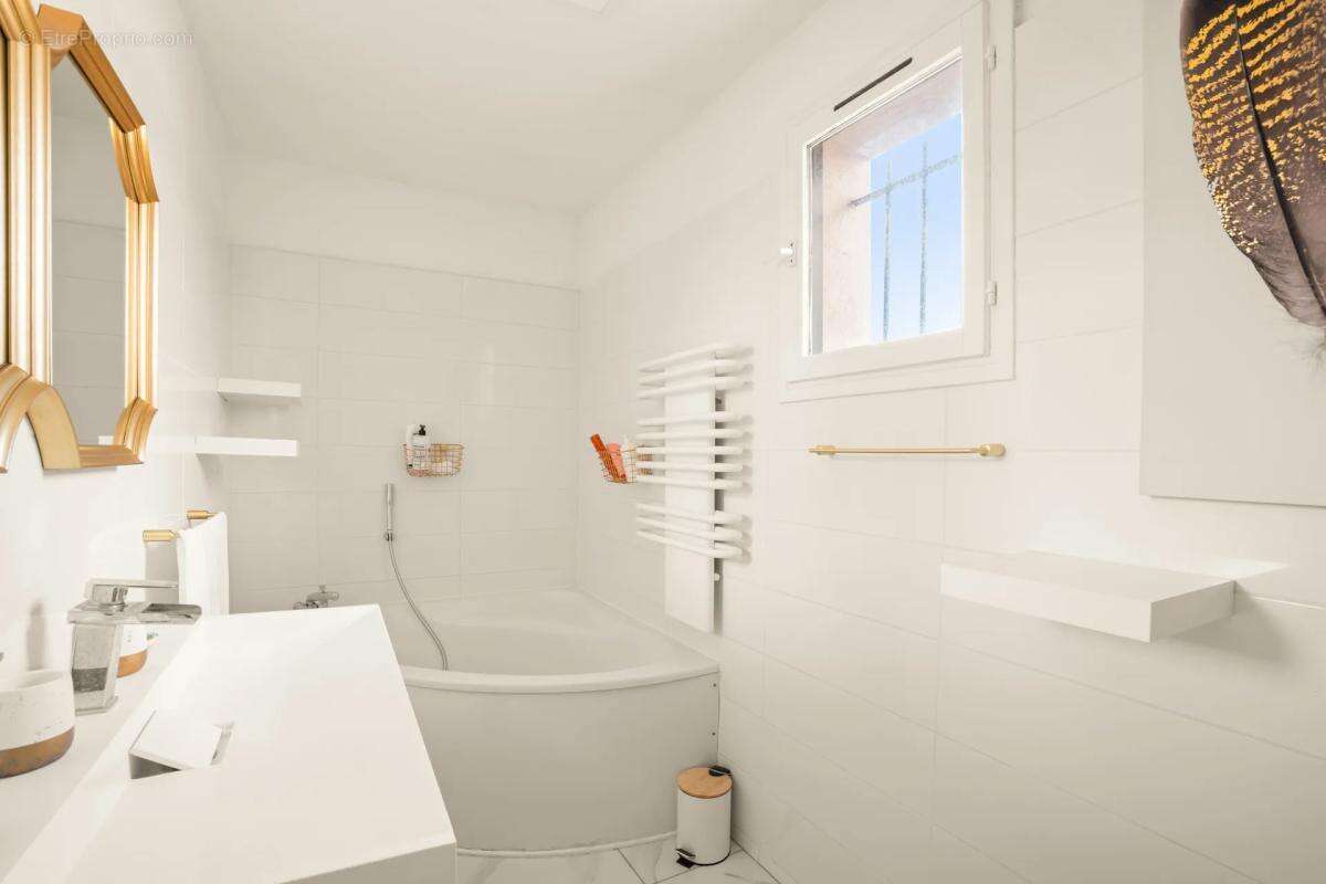 Maison à VAULX-EN-VELIN