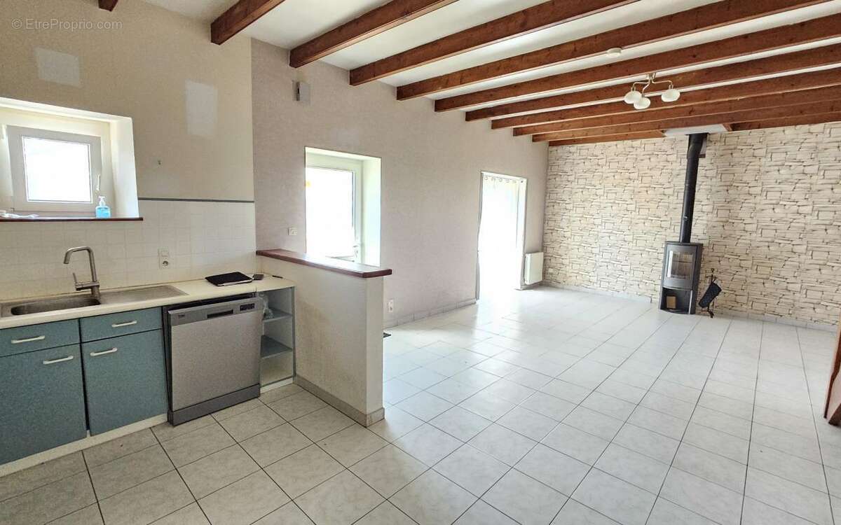 Maison de campagne habitable immédiatement avec ses combles - photo 6