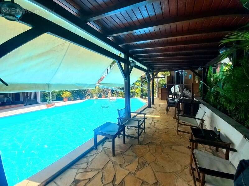 Maison à BAIE-MAHAULT