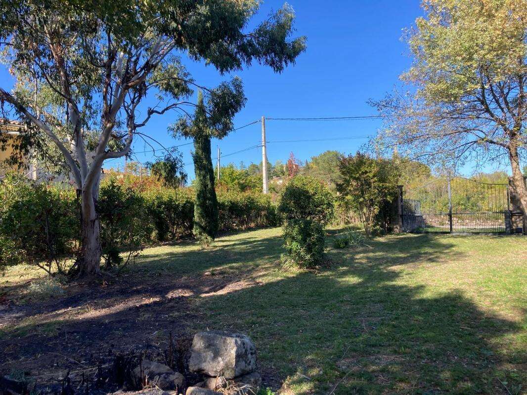 Maison à LABLACHERE