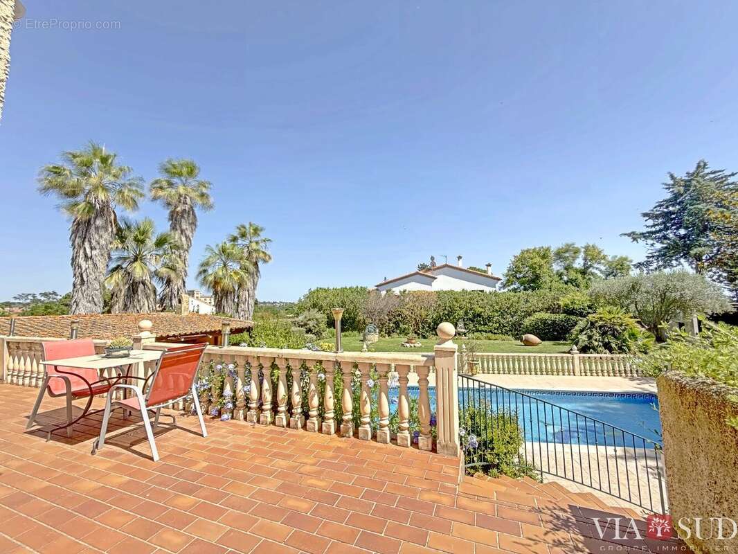 PÉZENAS, vaste villa familiale de 270 m² sur parc constructible de 4 395 m² avec piscine - photo 8