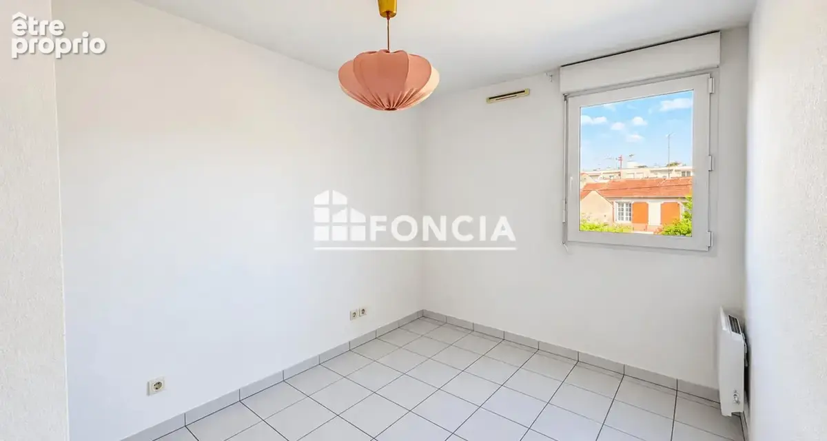 Appartement proche du centre-ville, environ 85 m², résidence avec piscine sécurisée - photo 10
