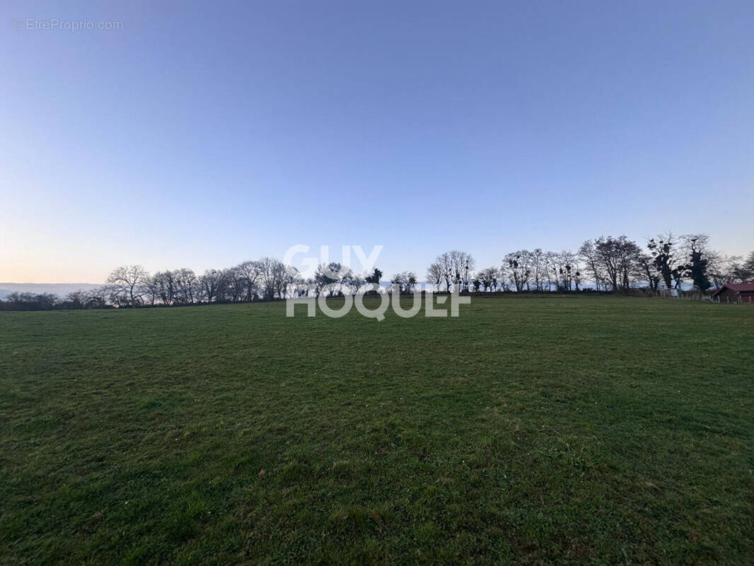 Terrain à LANTENNE-VERTIERE