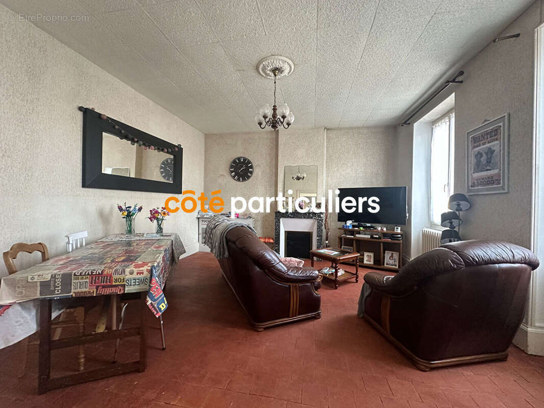 Maison à SAINT-AMAND-MONTROND