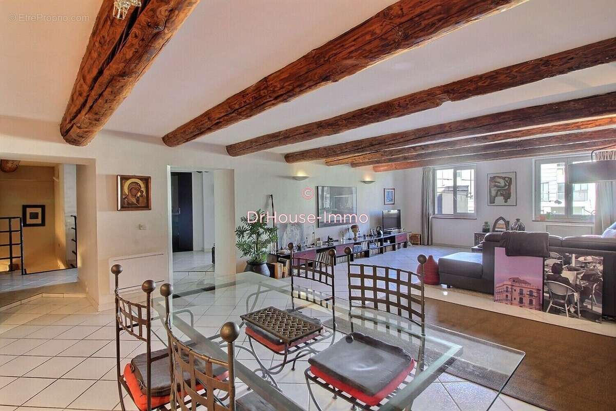 Appartement à MARSEILLE-2E