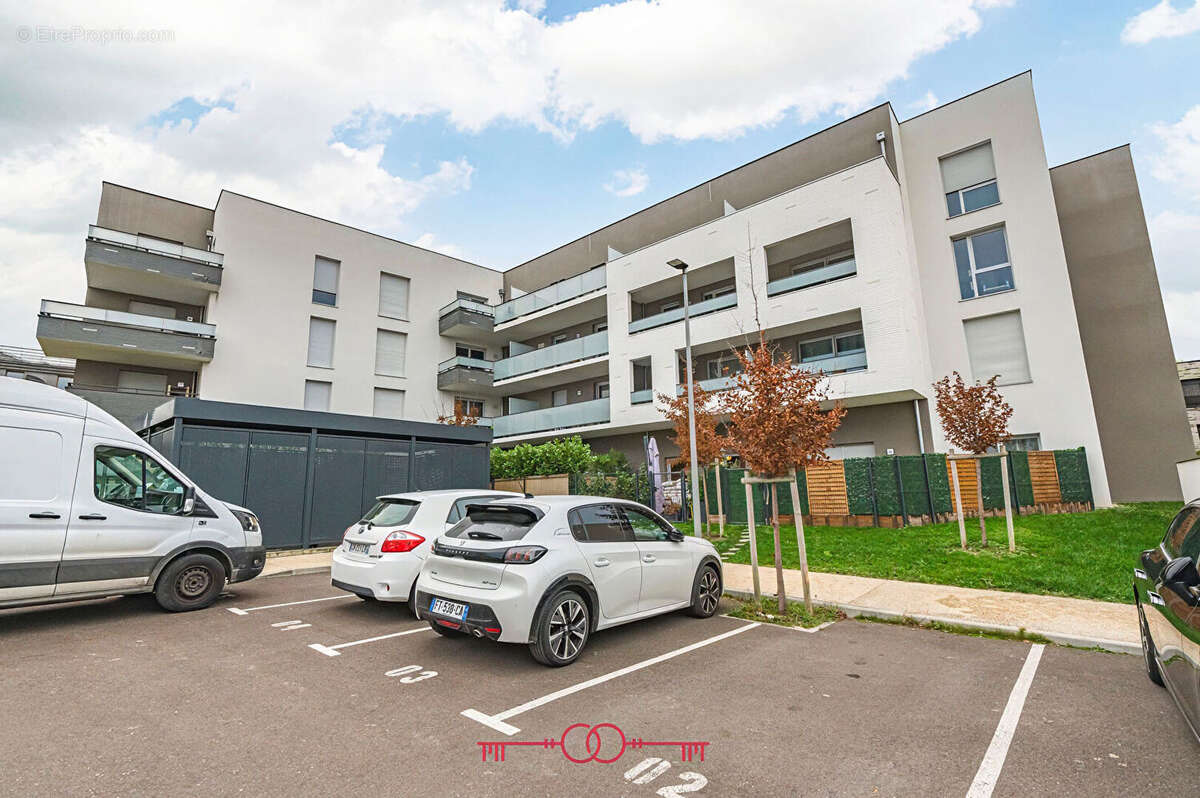 Appartement à BEZANNES