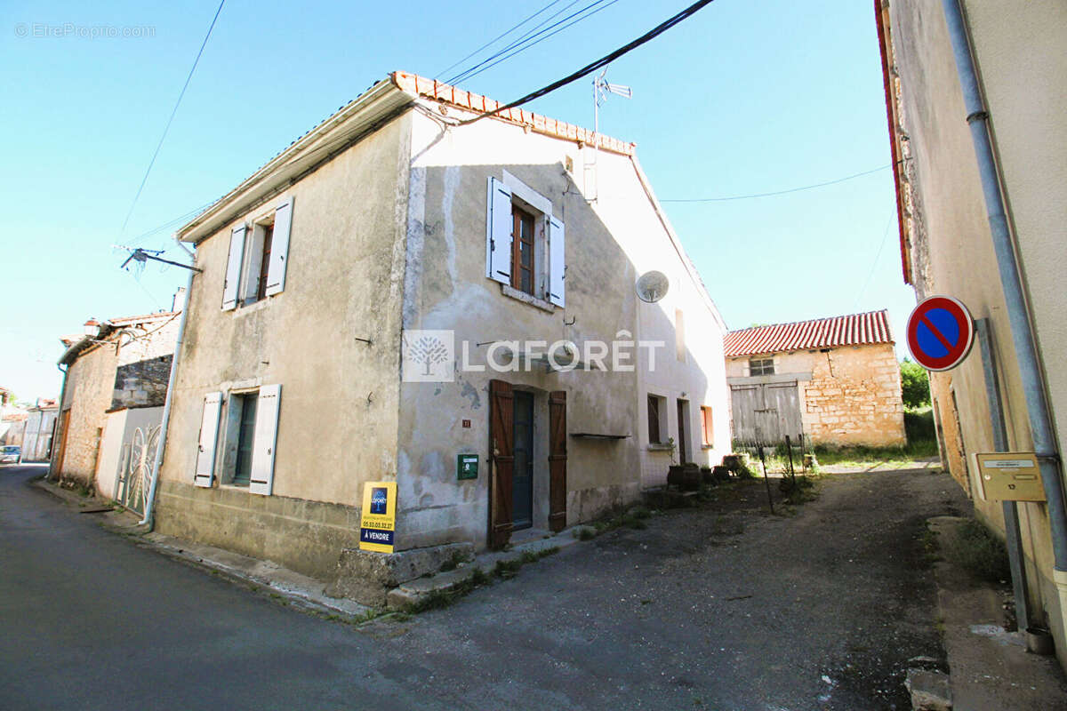 Maison en pierre Mareuil 3 pièces 52 m2 - Grange - Garage - Jardin - photo 2