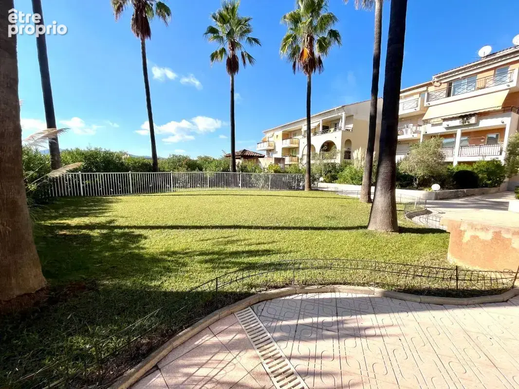 Grand F1 avec terrasse au calme et piscine dans la résidence - photo 3