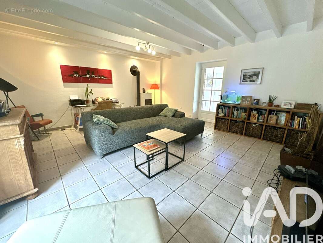 Maison 114 m² à Saint-Vincent-Sterlanges  - photo 2