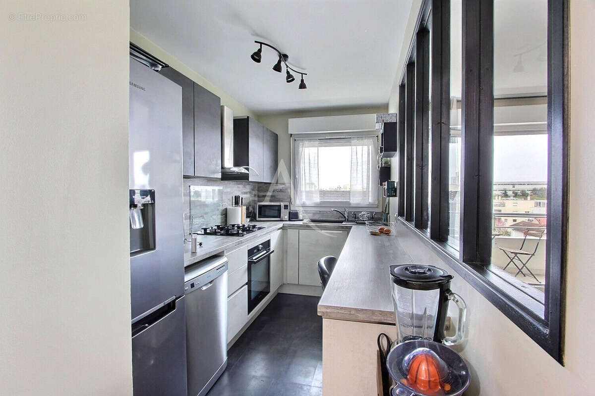 Appartement à VILLENEUVE-LA-GARENNE