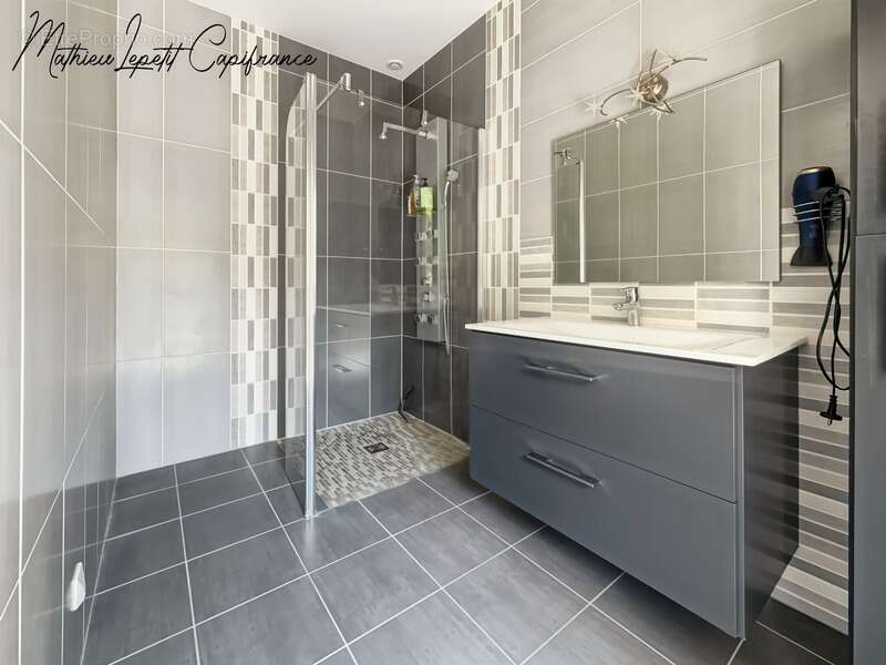 Maison contemporaine de 253 m² avec piscine, garage isolé de 100 m² et terrain de 4 728 m² – CHANCELADE- aucun travaux à prévoir - photo 7