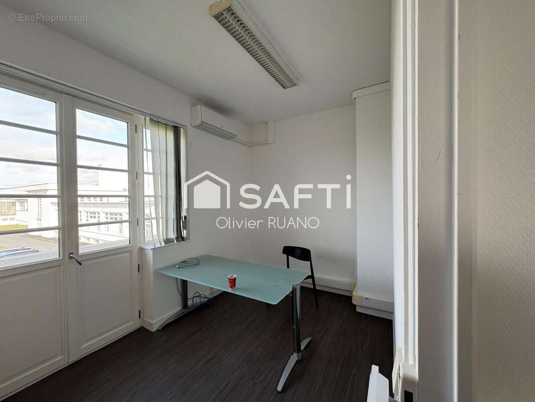 Photo 9 - Commerce à DEOLS