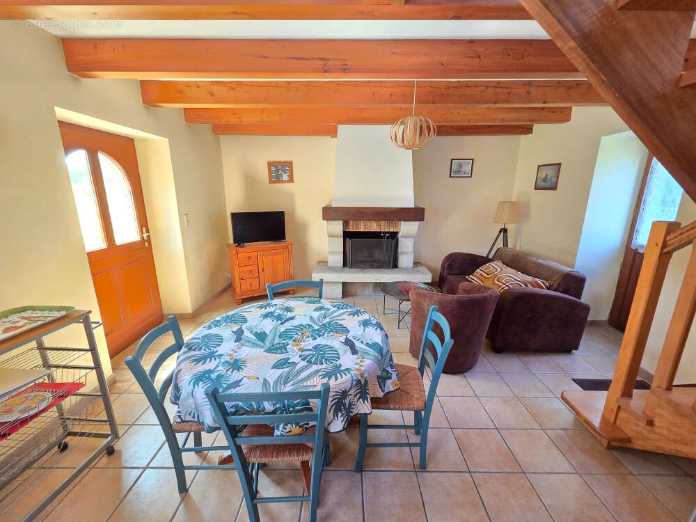 Maison à COMBRIT