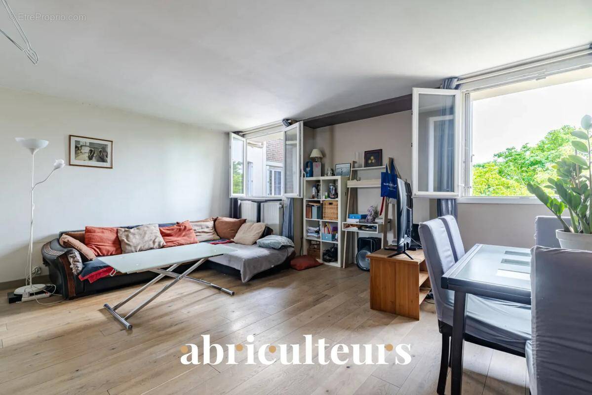 Appartement à GENNEVILLIERS
