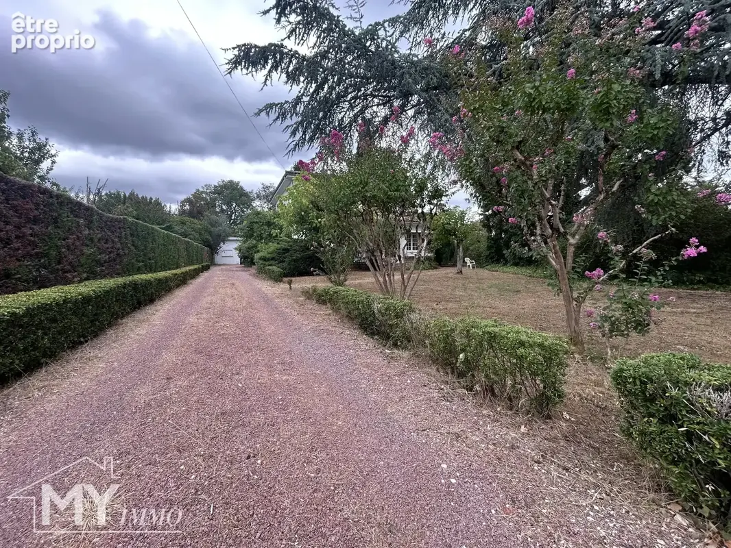 PINEUILH : Maison proche des commodités, jardin arboré, garage et terrasse couverte - photo 16