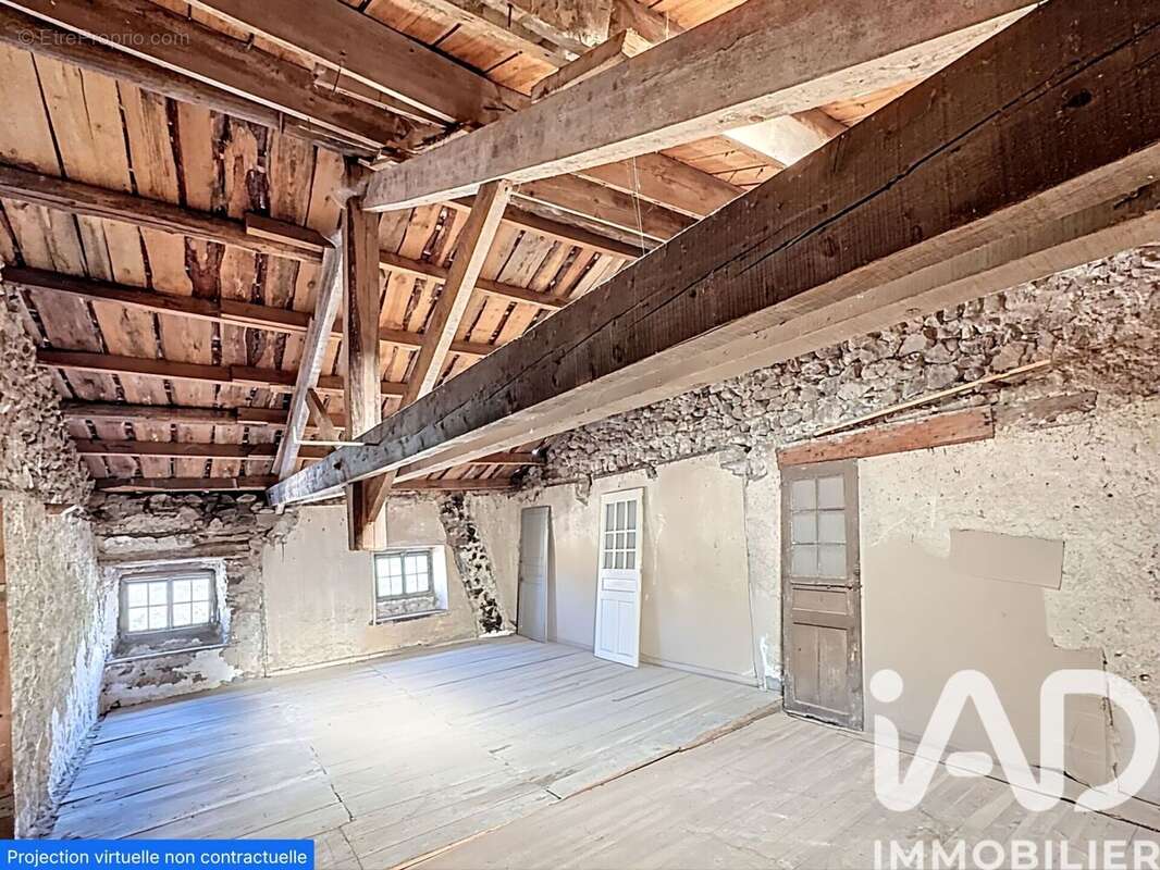 Appartement 208 m² à Fix-Saint-Geneys  - photo 9