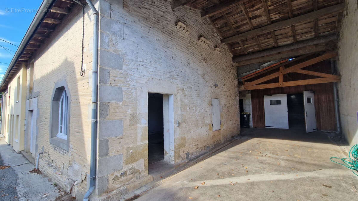 Maison à GIRONDE-SUR-DROPT