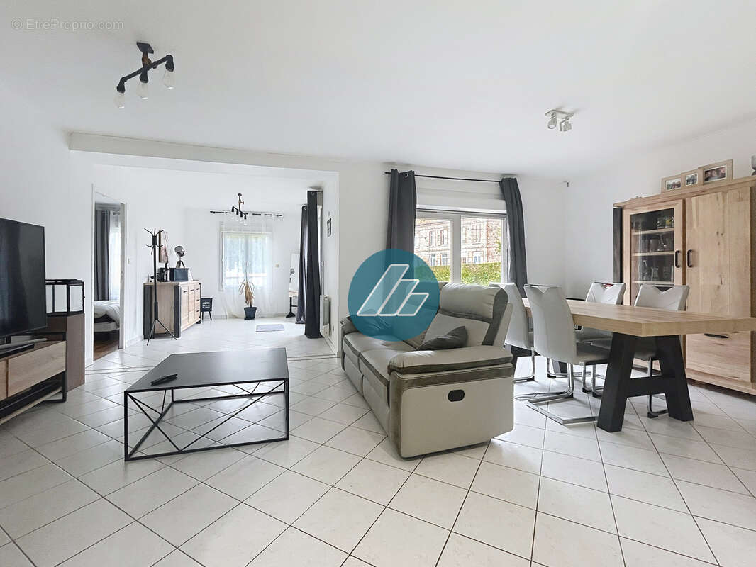 Maison à MOYENNEVILLE