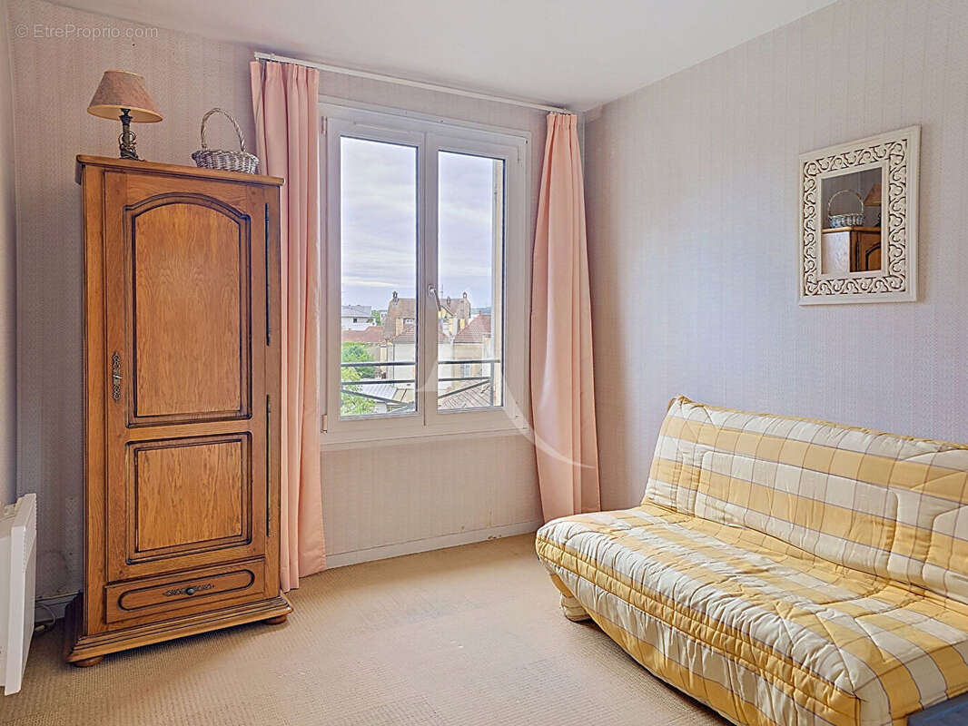 Mantes-la-Jolie Centre-ville Appartement 3 pièces de 67 m² avec balcon, ascenseur, box et cave ? Proche gare - photo 7
