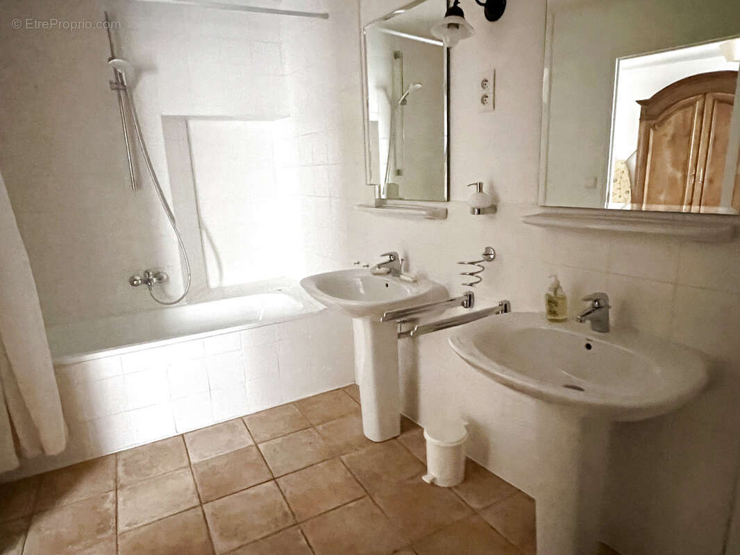 Maison à MONTBRUN-DES-CORBIERES