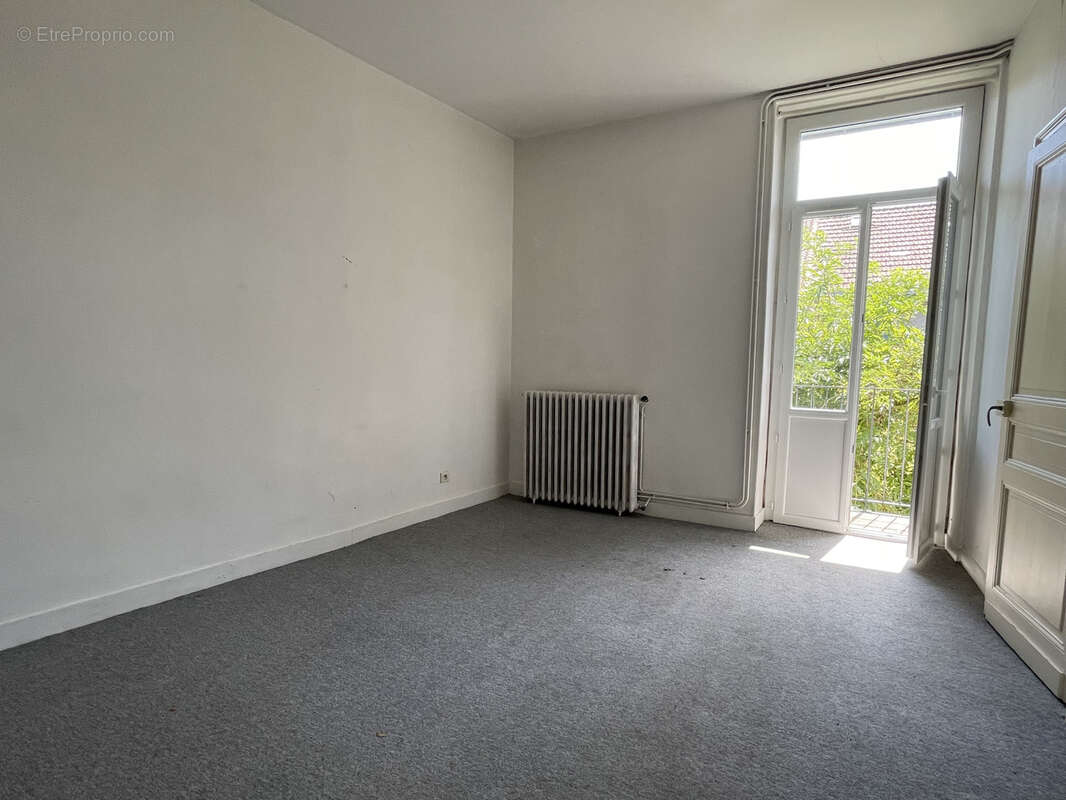 Périgueux centre — Grande maison familiale, 4 niveaux, jardin - photo 17