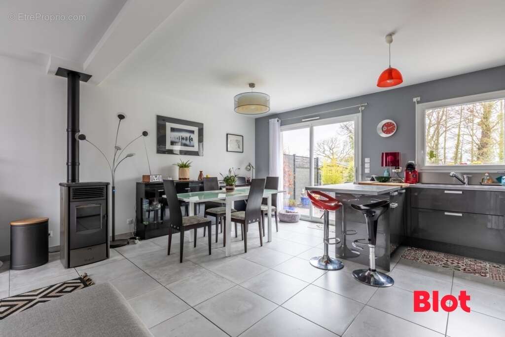 Maison à MONTAUBAN-DE-BRETAGNE