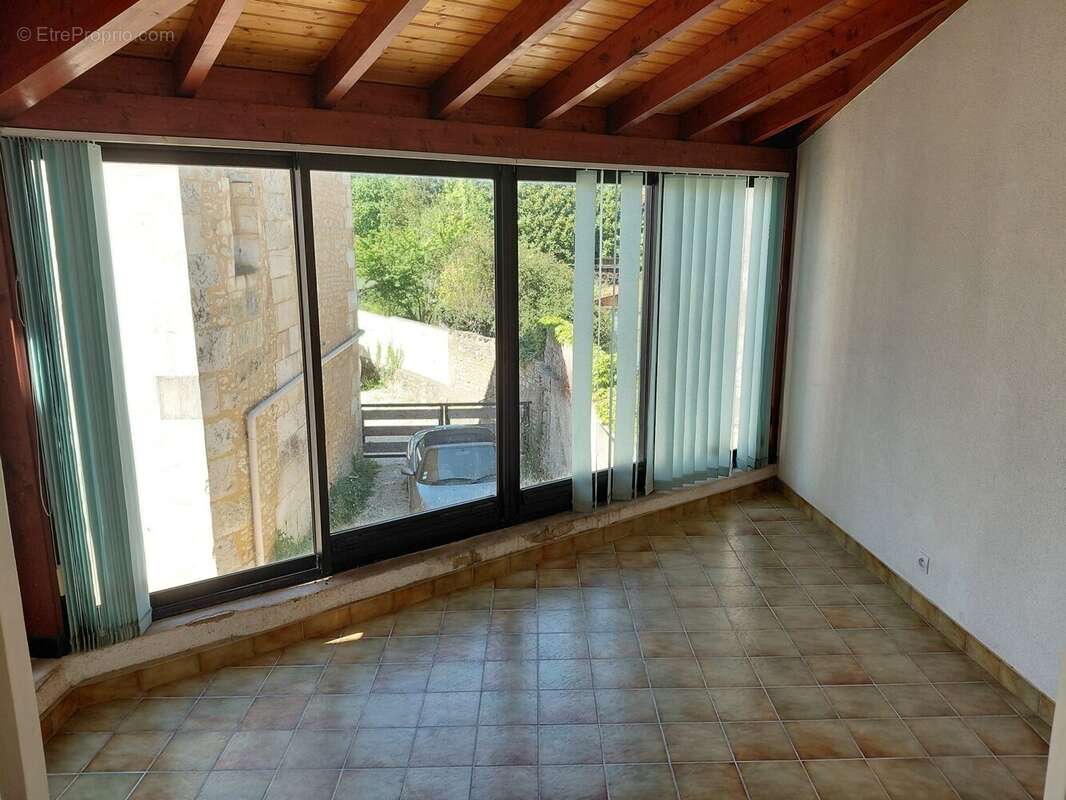 Maison à SAINT-GENIS-DE-SAINTONGE