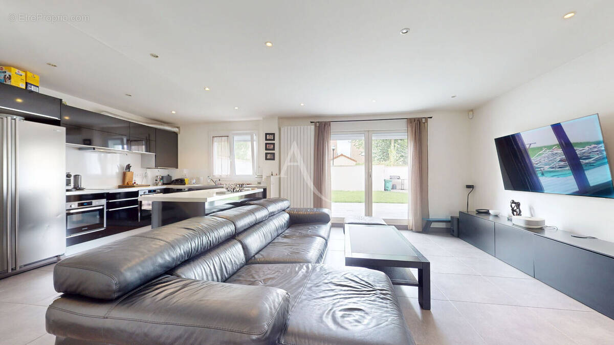 Maison à ROISSY-EN-BRIE