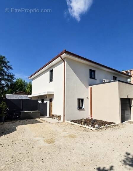 Maison à TULLINS