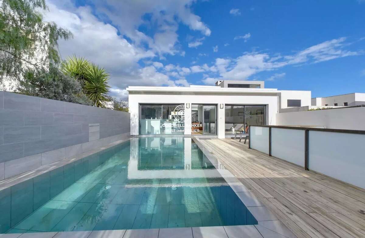 Maison à VILLENEUVE-DE-LA-RAHO