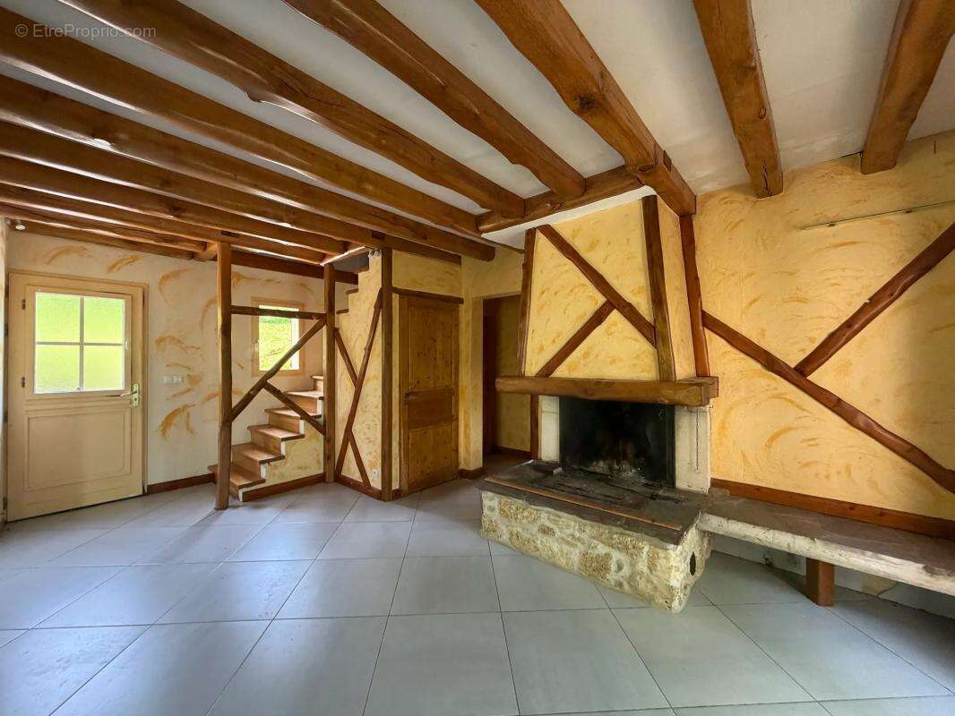 Maison à MONTGOBERT