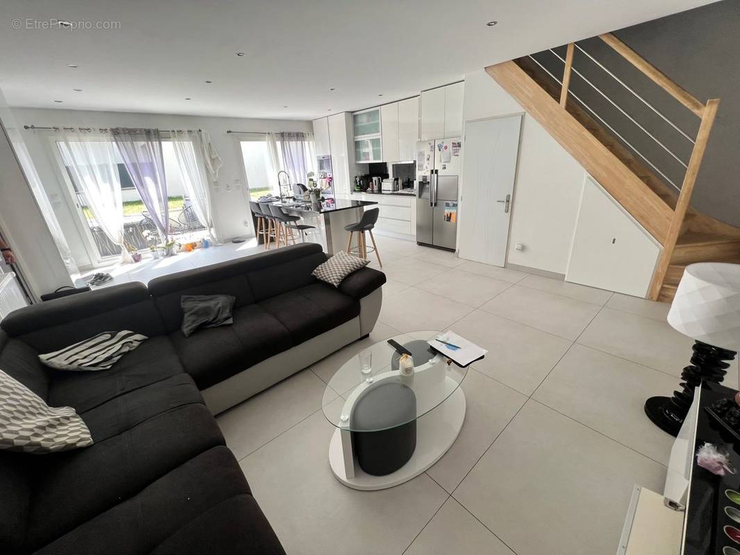 Maison à SARTROUVILLE