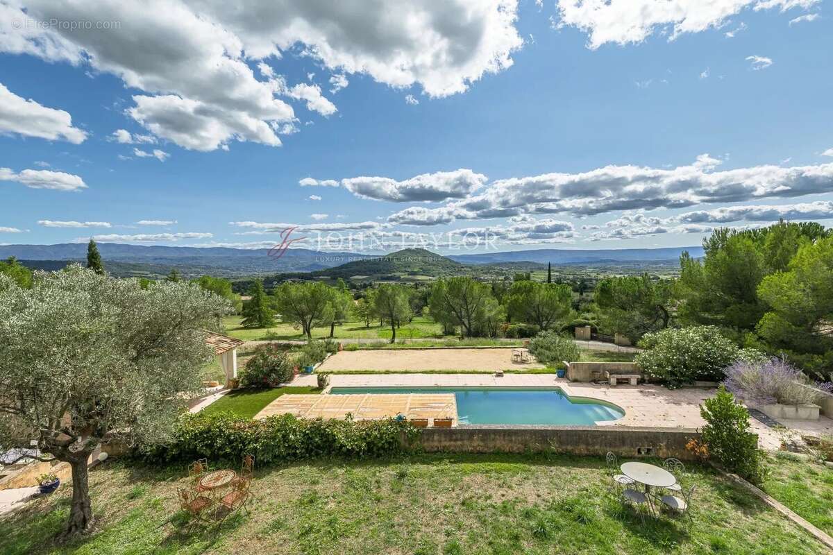 Maison à SAINT-SATURNIN-LES-APT
