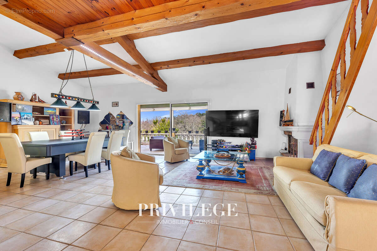 Maison à LES ADRETS-DE-L'ESTEREL