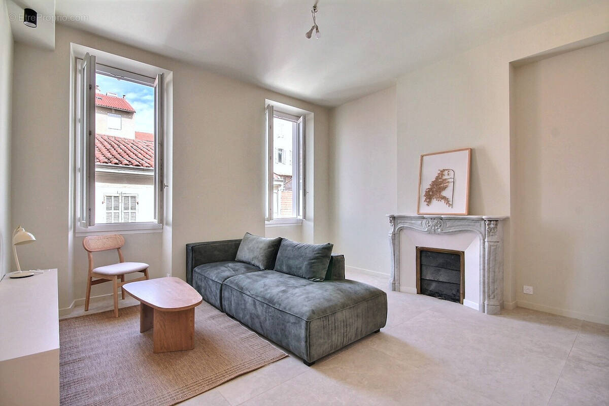 Appartement à MARSEILLE-7E