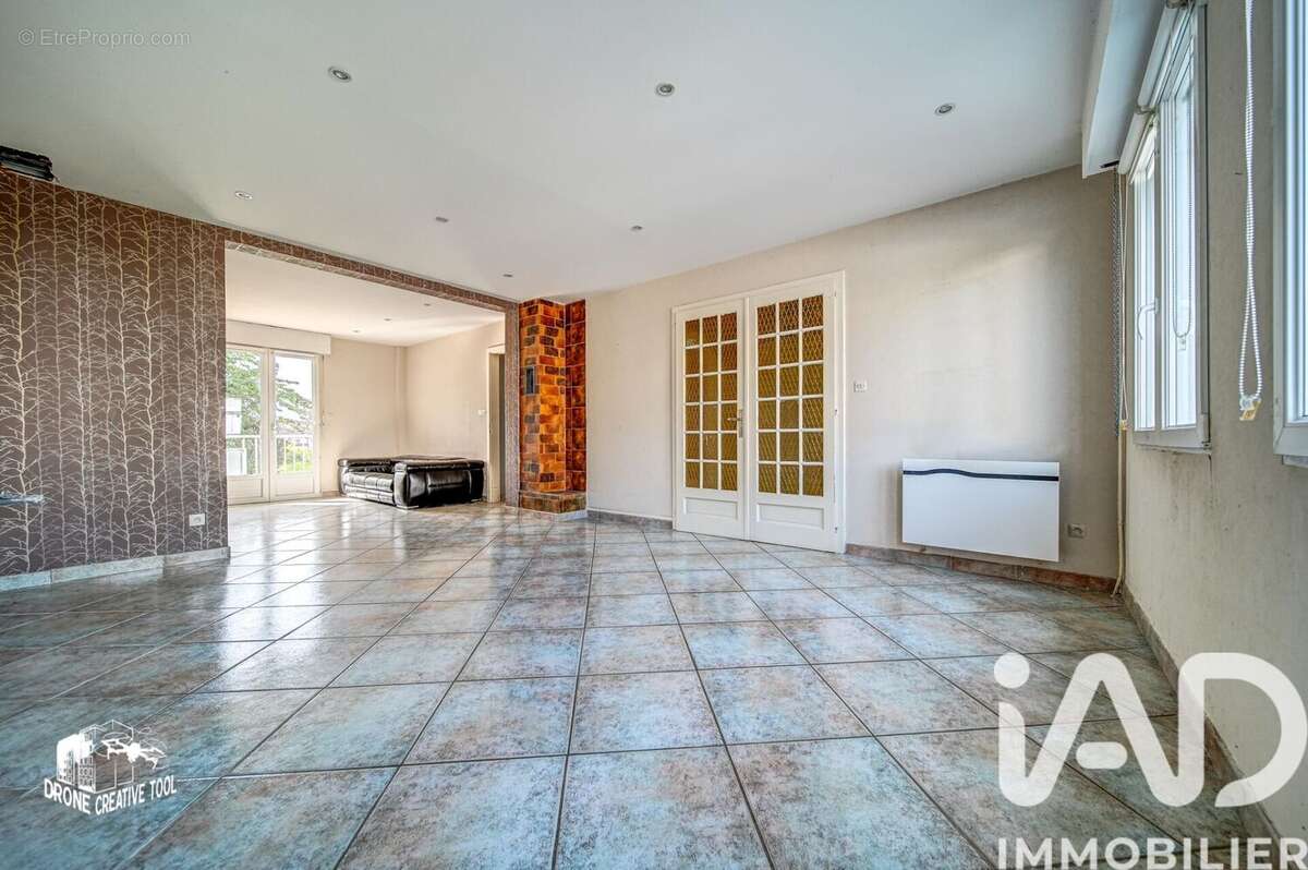 Maison 109 m² à Neufchef  - photo 4