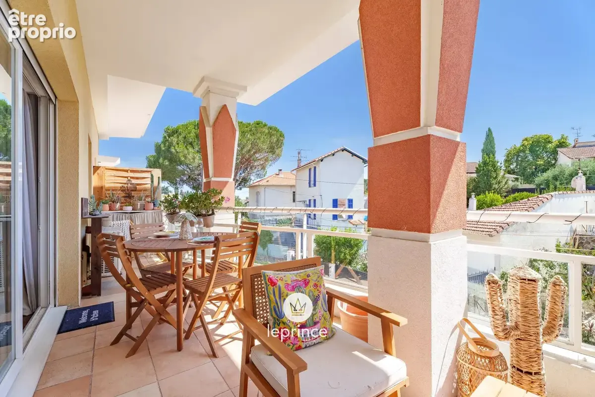 Cannes : 2 Pièces - Terrasse - Parking - photo 2