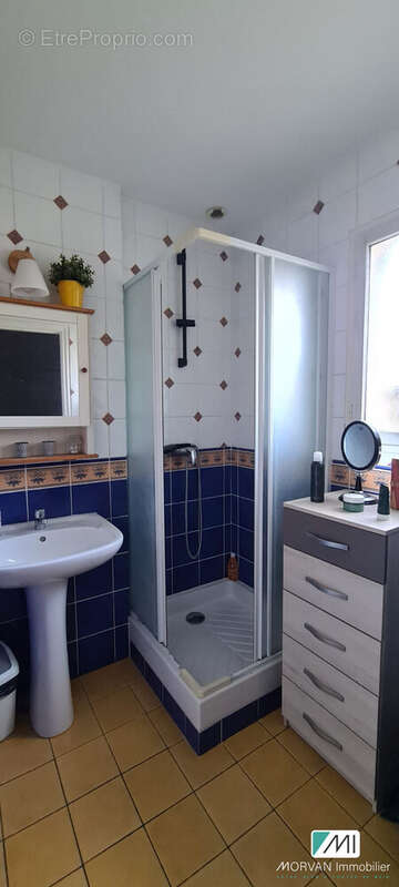 Maison à LA CELLE-LES-BORDES