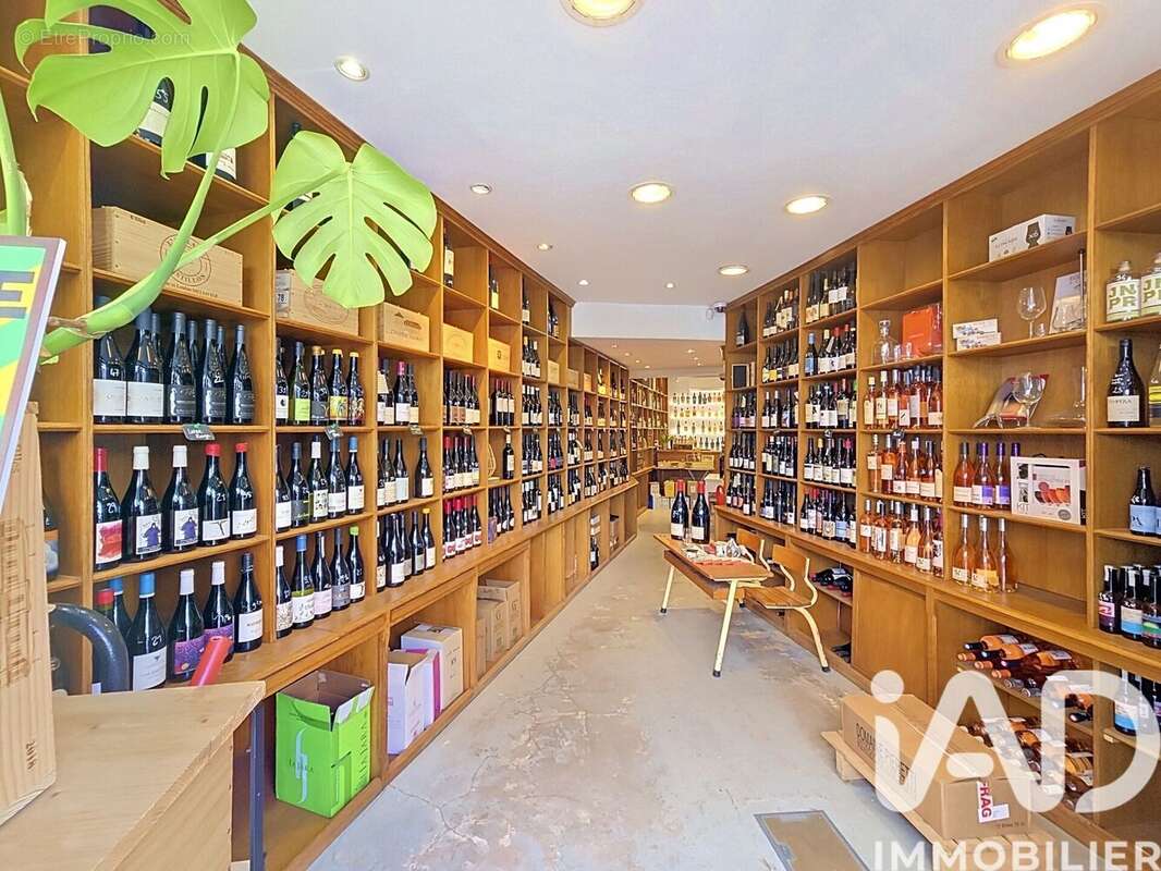 Photo 2 - Commerce à HOUILLES