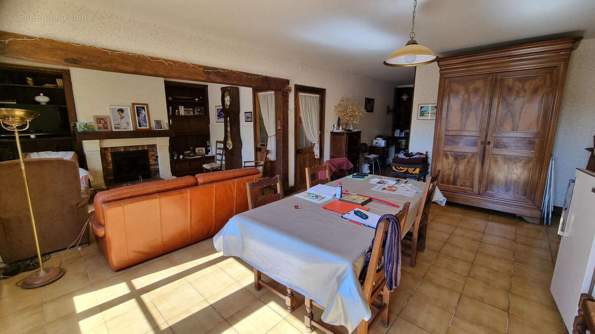 20230419_161720 - Maison à BUSSEROLLES