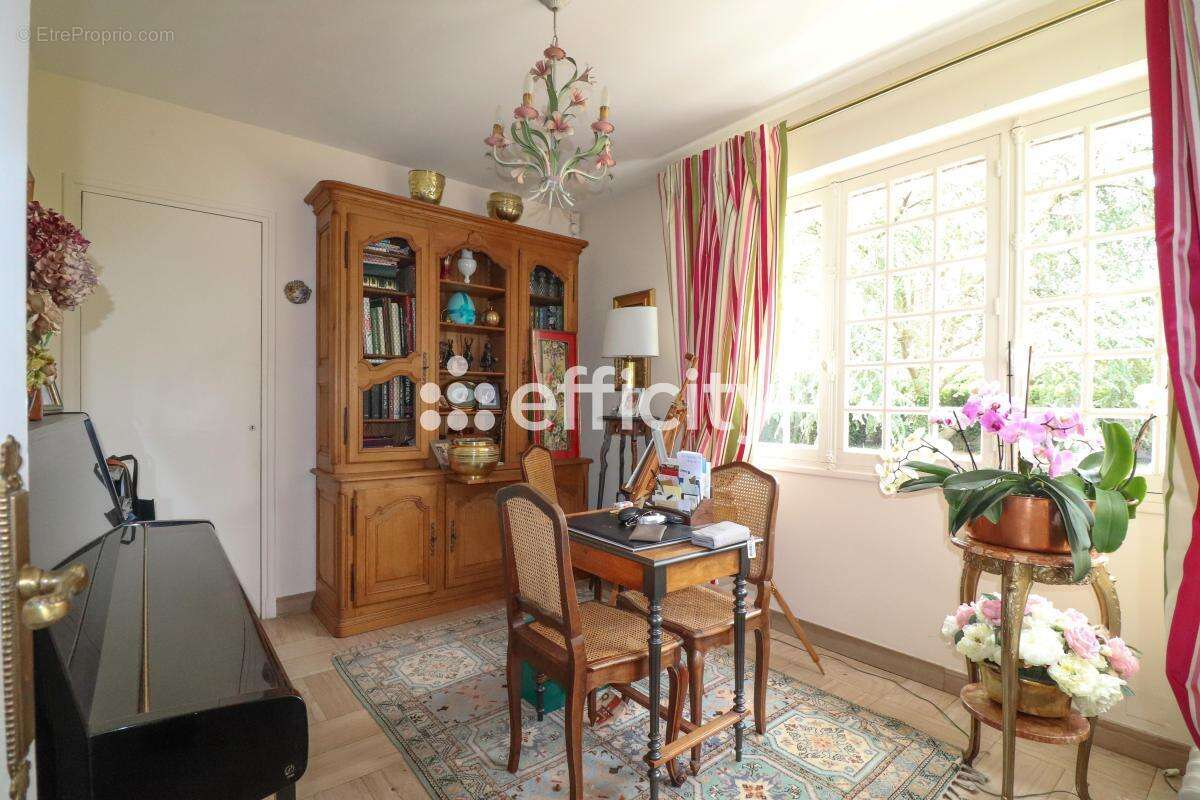 Maison 224 m² à Conches-En-Ouche  - photo 9