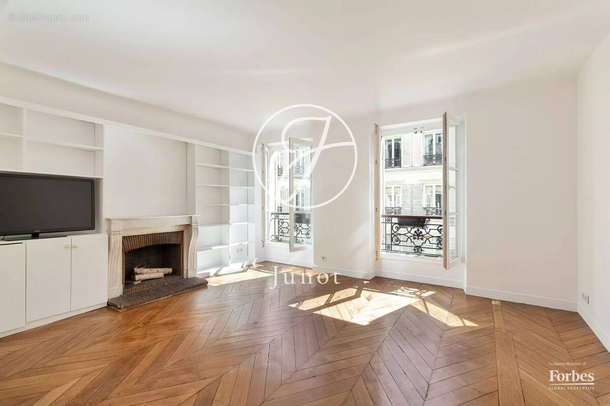Appartement à PARIS-9E