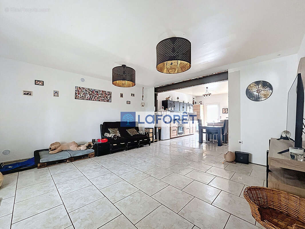 Maison à CHAMOUILLEY