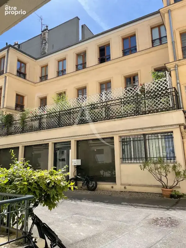 EXCLUSIF Appartement avec terrasse de 44m2!! - photo 13