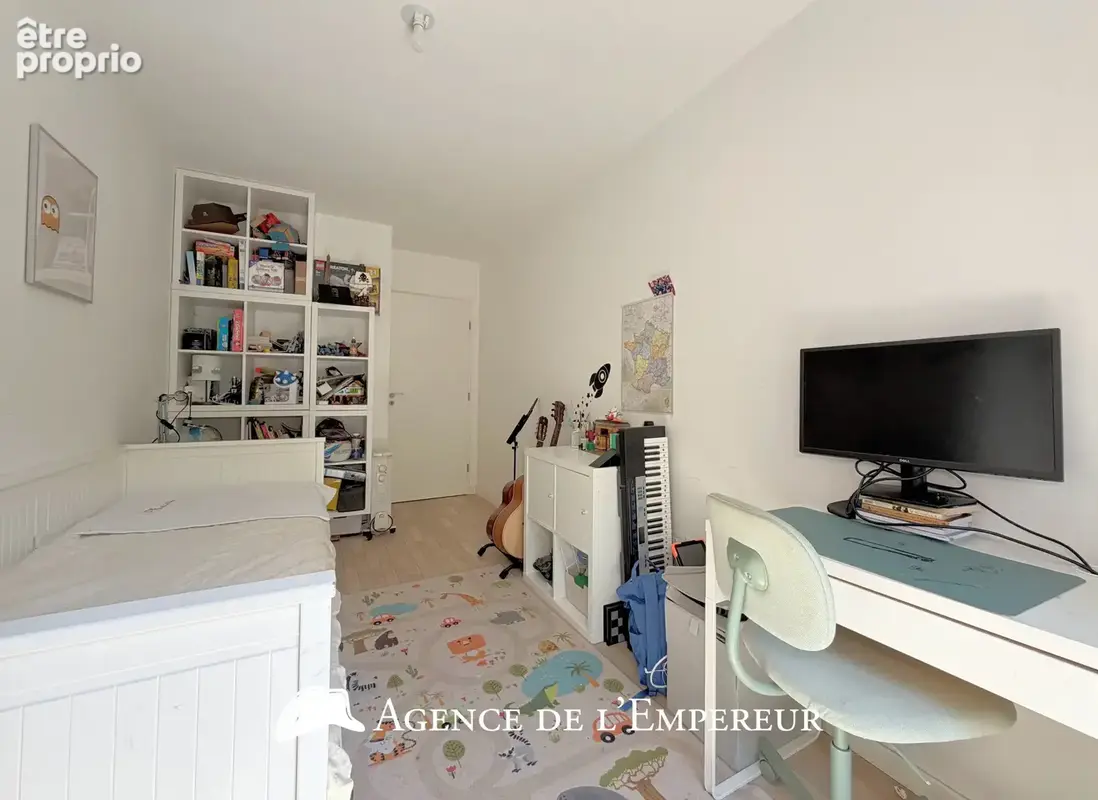 4 pièces, 3 chambres, balcon, au calme, proche place Besche à Rueil. 2 parkings. Résidence récente - photo 20