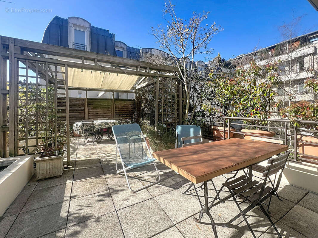 Appartement à SURESNES