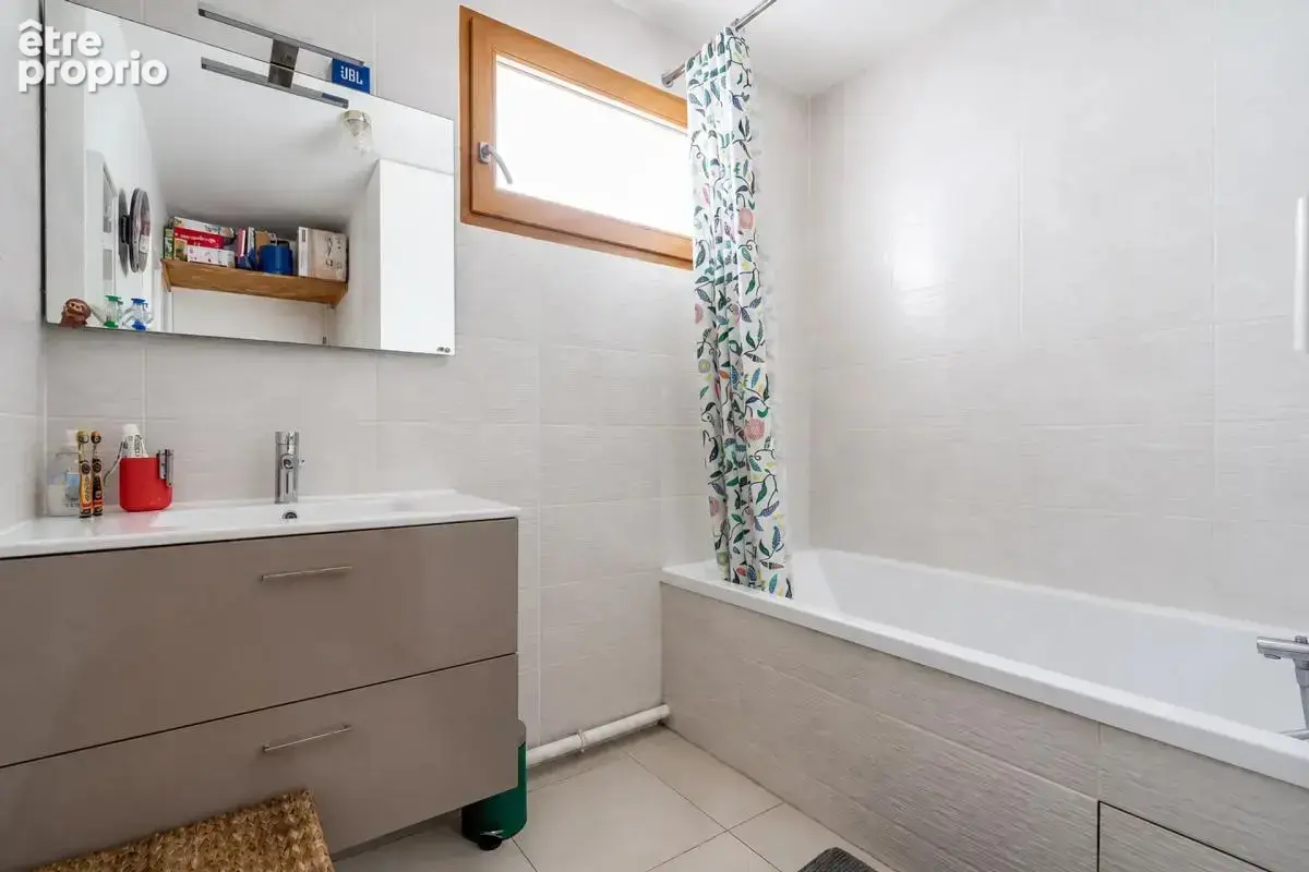 Dernier étage avec terrasse, parking et 3 chambres – T4 familial - photo 8