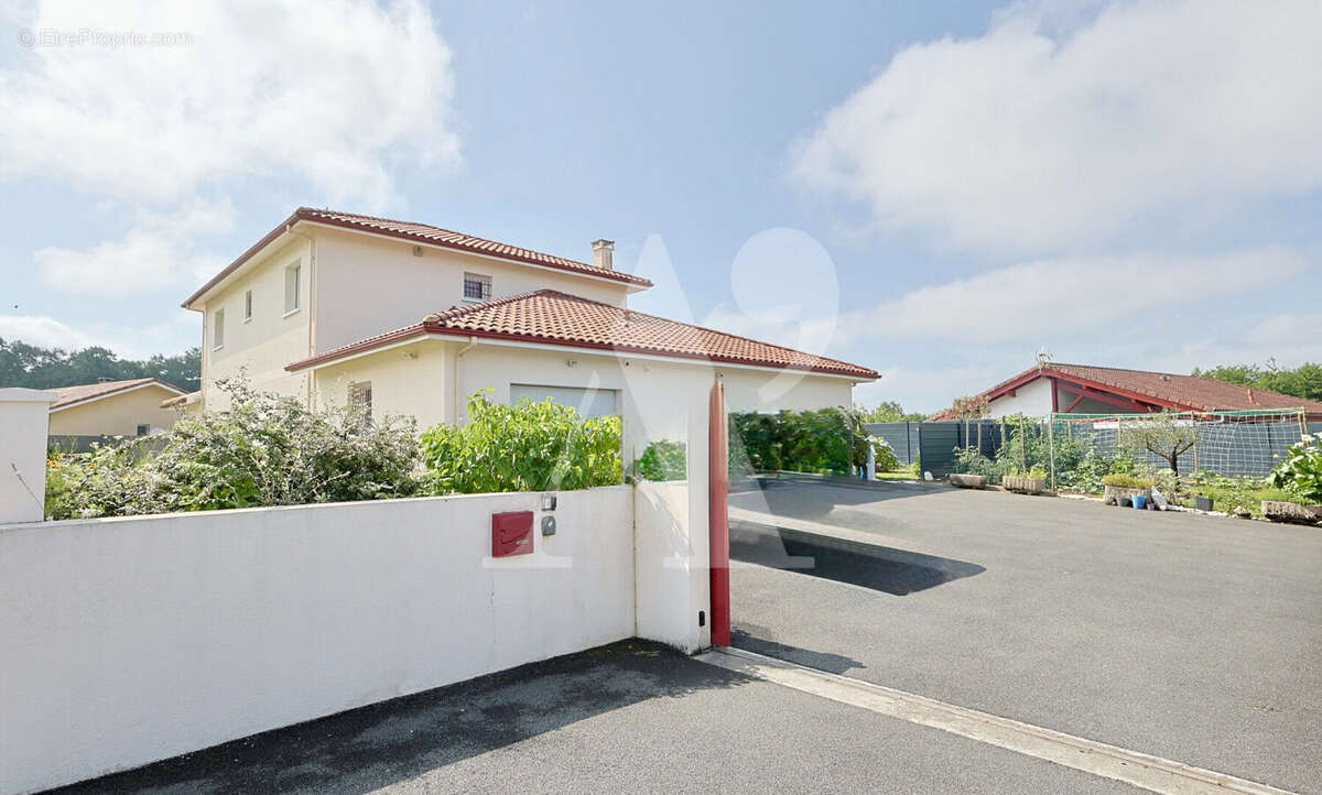 Maison à SAINTE-MARIE-DE-GOSSE